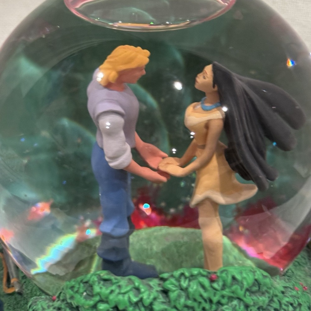 NWT Disney Pocahontas Snow Globe John Smith Colors Of The Wind Musical Meeko - Picture 5 of 8